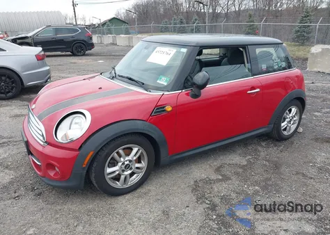 2013 Mini Hardtop Cooper z USA, uszkodzony, nr VIN WMWSU3C57DT549265